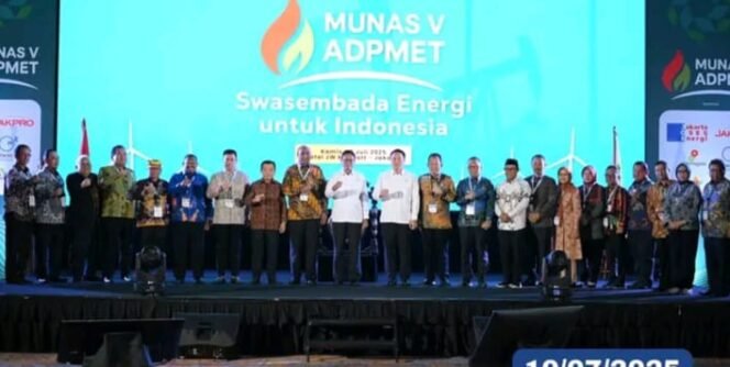 
					Musyawarah Nasional (Munas) V Asosiasi Daerah Penghasil Migas dan Energi Terbarukan (ADPMET) dihadiri juga Wakil Bupati Tana Tidung, Sabri di JW. Marriot Hotel Jakarta, Kamis (10/7/2025).