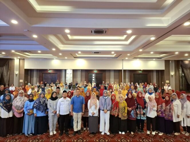
					 Di tengah meningkatnya kepedulian terhadap isu kekerasan berbasis gender dan perlindungan anak, Pemerintah Kota Balikpapan melalui Dinas Perlindungan Pemberdayaan Perempuan, Anak dan Keluarga Berencana (DP3AKB) terus memperkuat peran masyarakat sebagai mitra strategis.