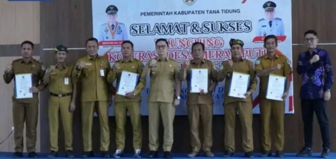 
					Sebanyak 80.000 Koperasi Desa/ Kelurahan Merah Putih secara serentak resmi diluncurkan oleh Presiden RI Prabowo Subianto, di Seluruh Indonesia melalui Platform Zoom meeting yang dipusatkan di Desa Bentangan, Kecamatan Wonosari, Kabupaten Klaten, Jawa Tengah, Senin (21/7/2025).
