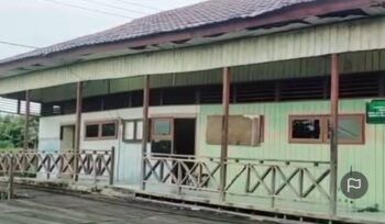 Setelah bertahun-tahun dalam kondisi nyaris runtuh, SDN 012 Desa Tanjung Buka, Kecamatan Tanjung Palas Tengah akhirnya akan direvitalisasi. 
