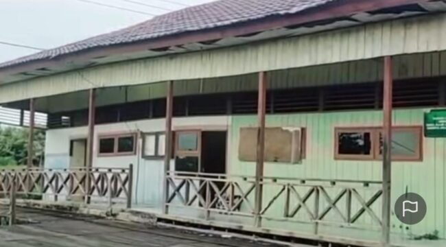 Setelah bertahun-tahun dalam kondisi nyaris runtuh, SDN 012 Desa Tanjung Buka, Kecamatan Tanjung Palas Tengah akhirnya akan direvitalisasi. 