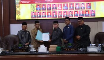 Pemerintah Kabupaten Bulungan memberikan menyampaikan jawaban atas fraksi-fraksi DPRD terkait Rancangan Peraturan Daerah (Ranperda) tentang Rencana Pembangunan Jangka Menengah Daerah (RPJMD) 2025–2030, dalam Rapat Paripurna Ke-9 Masa Sidang II di gedung DPRD, Selasa (22/7/2025).