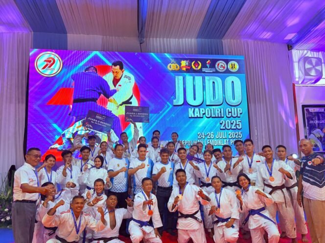 
					Prestasi membanggakan diraih 2 Personel Batalyon A Pelopor Satbrimob Polda Kaltim yang tergabung dalam Tim Judo Polda Kalimantan Timur pada Kejuaraan Judo Kapolri Cup 2025 yang digelar di Gedung Judo PJB Lemdiklat Polri, Sepolwan, Jakarta Selatan, Sabtu (26/7/2025).