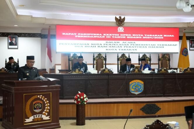 
					 Pemerintah Kota Tarakan mengajukan dua Rancangan Peraturan Daerah (Raperda) penting dalam Rapat Paripurna DPRD yang digelar di ruang sidang utama DPRD Kota Tarakan, Selasa (29/7/2025). 