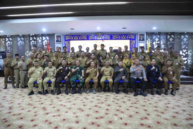 
					Forum santai bertajuk Coffee Morning bersama Forkopimda dan perangkat daerah lintas sektor di Gedung Tenguyun, Selasa (29/7/2025).