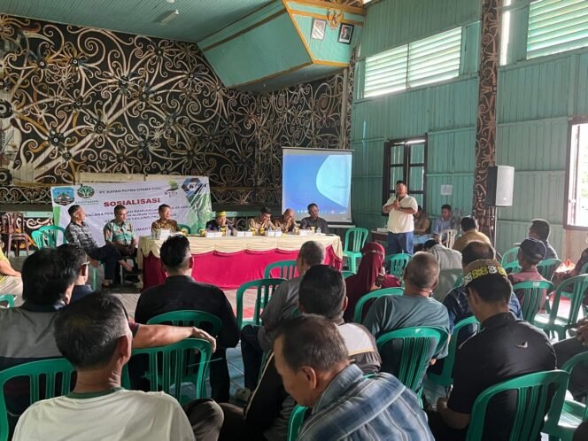 
					okoh masyarakat yang juga menjabat sebagai Wakil Ketua DPRD Kabupaten Bulungan, Tasa Gung, menyatakan penolakannya terhadap aktivitas penanaman yang dilakukan oleh salah satu perusahaan tambang di wilayah Desa Jelarai Selor , Kecamatan Tanjung Palas Timur.