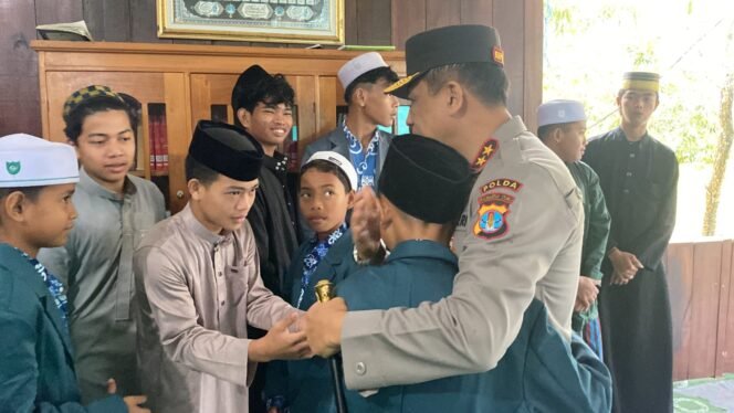 
					Silaturahmi Kapolda Kaltara di Pesantren Fatimah Az-Zahra, Menyambung Kasih, Merajut Kebersamaan, Rabu (6/08/2025)