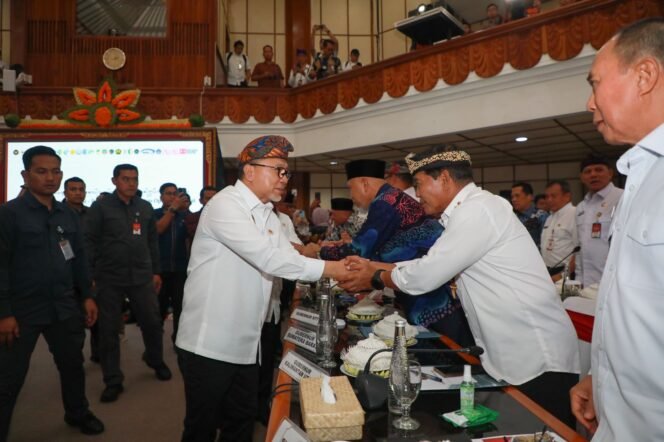 
					Gubernur Menghadiri Rapat Konsolidasi dan Percepatan Koperasi Merah Putih di Bali