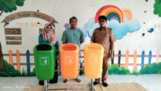 
					Dukung Sekolah, Komite TKN Tana Tidung Berikan Bantuan Nyata bagi Lingkungan Belajar