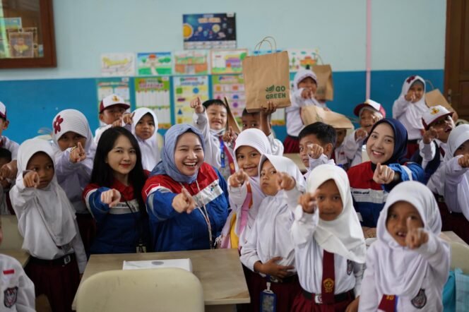 
					PEN 8.0 Warnai Sekolah Dasar di Kota Balikpapan, Dellian Jadi Inspirasi Anak Hebat yang Percaya Diri