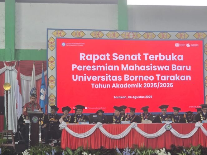 
					BERI ARAHAN : Pj Sekprov Kaltara Dr. Bustan, S.E., M.Si membuka acara 
