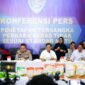 Kepolisian Negara Republik Indonesia melalui Satuan Tugas (Satgas) Pangan Polri resmi menetapkan tiga orang tersangka dalam kasus dugaan tindak pidana memproduksi dan memperdagangkan beras yang tidak sesuai dengan standar mutu. Konferensi pers digelar hari ini di Mabes Polri dan dibuka oleh Kepala Biro Penerangan Masyarakat Divisi Humas Polri, Brigjen Pol. Trunoyudo Wisnu Andiko.