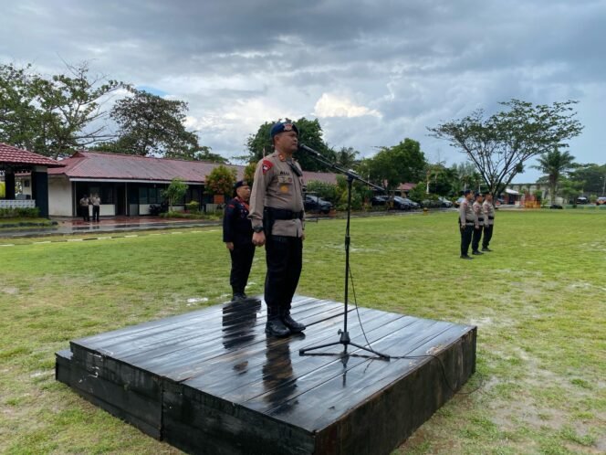 
					Satuan Brimob Polda Kalimantan Timur melaksanakan apel satuan rutin yang dipusatkan di lapangan M. Jasin, Stalkuda, Balikpapan, pada Rabu (06/08/2025). Apel penting ini dipimpin langsung oleh Wakil Komandan Satuan (Wadansat) Brimob Polda Kaltim, AKBP Muhammad Alli, S.I.K., dan diikuti oleh seluruh personel, menegaskan komitmen kesiapsiagaan dan disiplin tinggi di tubuh korps Brimob.