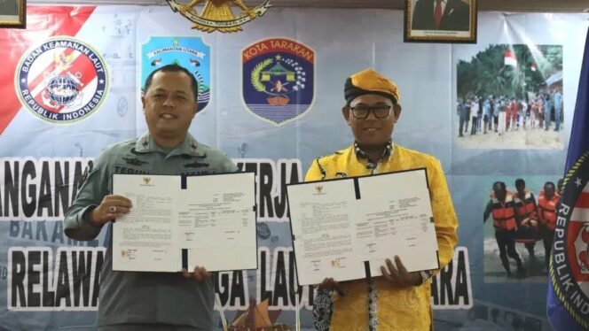 
					Wakil Wali Kota Tarakan, Ibnu Saud Is, bersama jajaran Bakamla RI melakukan penandatanganan Nota Kesepakatan dan PKS di Swiss-Belhotel Tarakan, Kamis (7/8/2025).