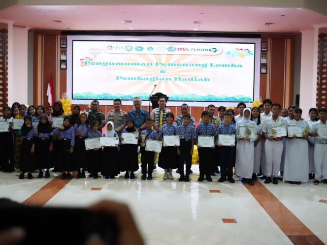 
					Bupati Wempi W Mawa menutup rangkaian peringatan HAN tingkat Kabupaten di ruang Tebengang, Jumat (8/8/2025).