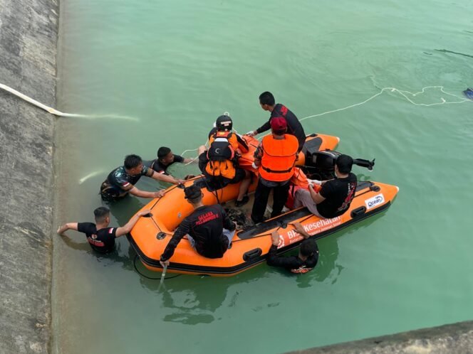 
					Tim SAR (Search and Rescue) Batalyon C Pelopor Satuan Brimob Polda Kalimantan Timur (Kaltim) berhasil mengevakuasi seorang korban tenggelam di Danau Pertalite, Kilometer 13, Balikpapan Utara. Korban ditemukan dalam keadaan meninggal dunia pada Minggu (24/08/2025).