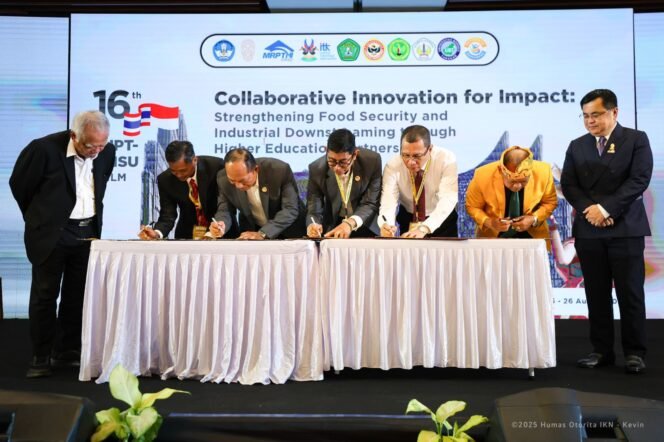
					Penandatanganan nota kesepahaman/MoU kerja sama bilateral untuk memperkuat kolaborasi antara Council of University Presidents of Thailand (CUPT) dan Conference of Rectors of Indonesian State Universities (CRISU).