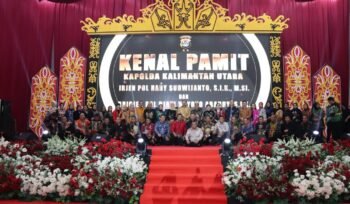 Malam kenal pamit dan pisah sambut Kapolda Kaltara dari Irjen Pol. Hary Sudwijanto, S.I.K., M.Si. kepada Brigjen Pol. Djati Wiyoto Abadhy, S.I.K. menjadi momen penting untuk mempererat sinergi antara Pemerintah Provinsi Kaltara dan Kepolisian Daerah. acara yang digelar di Gedung Pasparawi pada Rabu (28/08/2025).
