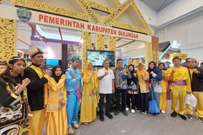 
					Bupati Bulungan, Syarwani bersama Sekda H. Risdianto saat hadir langsung dalam AOE 2025 di ICE BSD Tangerang, Banten, Kamis (28/8/2025).
