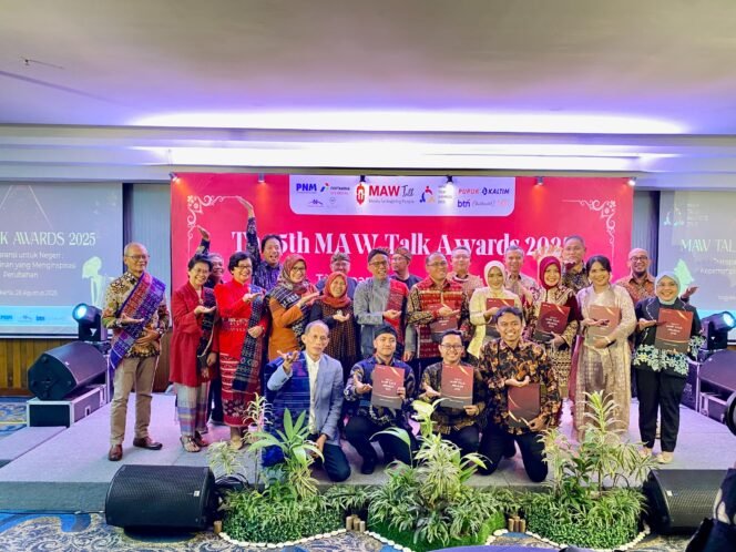 
					PT Pertamina Hulu Indonesia (PHI) kembali menorehkan prestasi di bidang Public Relations, pada ajang bergengsi MAW Talk Awards (MTA) 2025 dengan meraih penghargaan sebagai Tokoh PR Berpengaruh yang dianugerahkan kepada Manager Communication Relations & CID PHI, Dony Indrawan. Ajang MTA 2025 ini digelar di Yogyakarta pada Kamis, 28 Agustus 2025. 