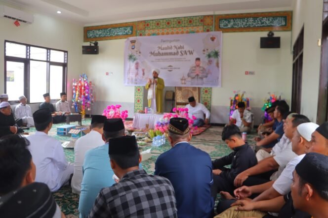 
					Polresta Bulungan Gelar Maulid Nabi Muhammad SAW 1447 H, Habib Ali Zainal Abidin Al Madihij Sampaikan Tausiah