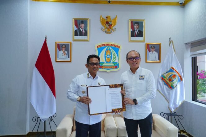 
					Noval Asfihani, Ketua Definitif Kadin Balikpapan, saat melakukan audiensi dengan Wali Kota Balikpapan untuk menyampaikan program kerja dan pengaktifan kembali Coffee Morning, Selasa (9/9/2025).