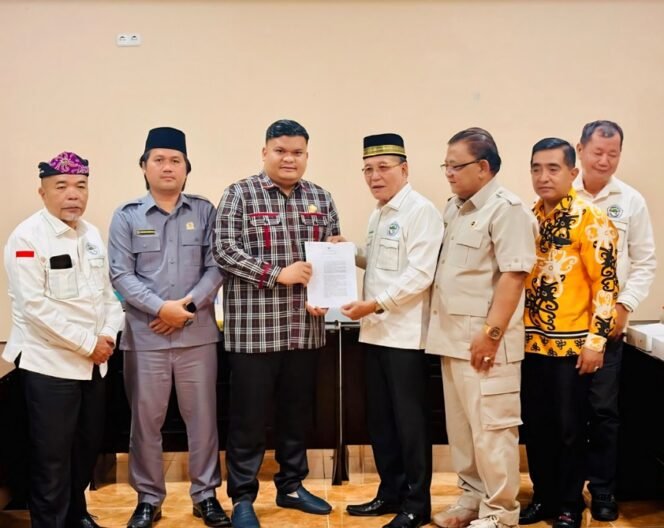 
					Anggota Komisi 1 DPRD Kota Tarakan menghadiri pertemuan Forum Kebangsaan Pembauran (FKP). Foto: ist