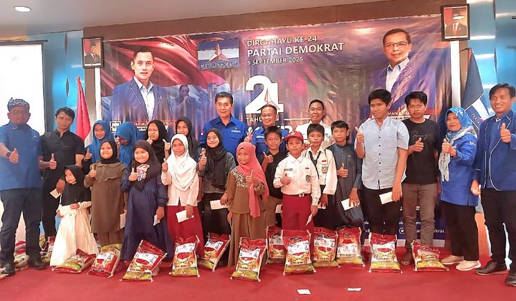 HUT ke-24, Demokrat Tarakan Berbagi Beras dan Siap Kawal Program Prioritas Pemerintah