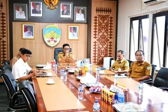 
					Bupati Tana Tidung Ibrahim Ali bersama jajaran mengikuti Rakor Pengendalian Inflasi Tahun 2025 secara virtual, Selasa (2/9/2025).