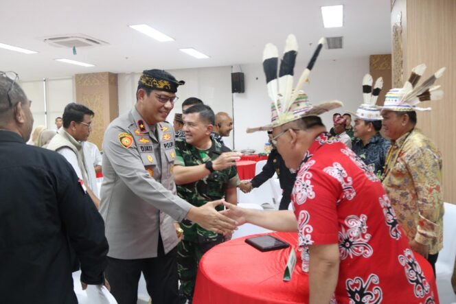 
					Kapolda Kaltara Brigjen Pol. Djati Wiyoto Abadhy, S.I.K. menghadiri kegiatan silaturahmi dan rapat koordinasi bersama Pemerintah Provinsi Kalimantan Utara, Forkopimda, tokoh masyarakat, serta organisasi kemasyarakatan