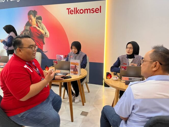 
					Pada momen Hari Pelanggan Nasional yang jatuh pada 4 September 2025, Telkomsel menghadirkan berbagai program spesial di titik layanan pelanggan GraPARI di seluruh Indonesia.