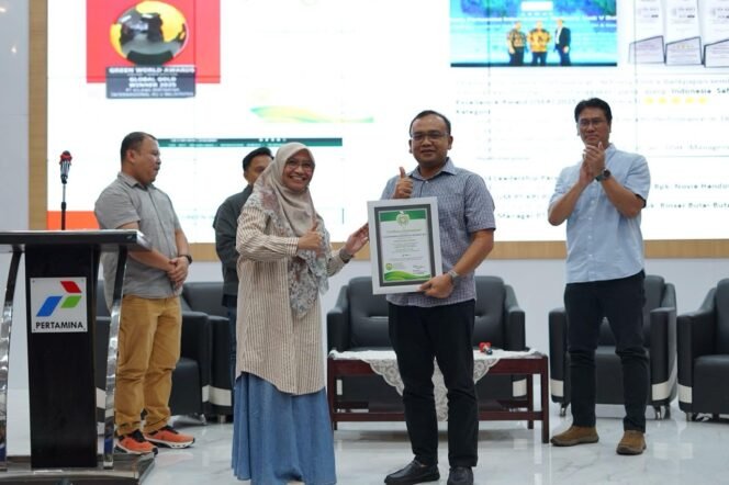 
					PT Kilang Pertamina Internasional (KPI) Unit Balikpapan kembali menorehkan prestasi internasional dengan meraih predikat Global Gold Winner pada ajang Green World Award 2025.