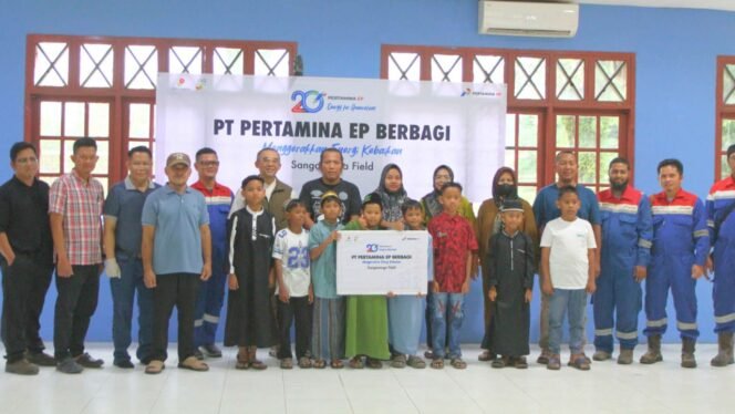 
					Suasana hangat kegiatan sosial Pertamina EP dalam rangka HUT ke-20 yang digelar serentak di wilayah Kalimantan.