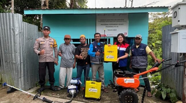 PT Pertamina Patra Niaga Regional Kalimantan melalui Aviation Fuel Terminal (AFT) Sepinggan menyalurkan bantuan alat pertanian kepada Kelompok Tani Hidayah, binaan program CSR TALISERA (Tani Lestari dari Sampah untuk Energi dan Pangan Keluarga).