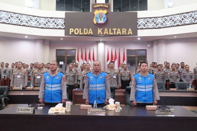
					Polda Kalimantan Utara melaksanakan kegiatan Pengambilan Sumpah dan Penandatanganan Pakta Integritas lewat via zoom bagi panitia dan peserta seleksi terpadu pendidikan pengembangan pimpinan (Dikbangpimti), Sekolah Staf dan Pimpinan Menengah (Sespimmen), Pendidikan Alih Golongan (PAG) tahun 2025, serta Sekolah Bintara Polri (SBP) tahun anggaran 2026.