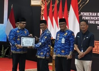 20 ASN Purna Tugas Dihormati, Rahmad Mas’ud Tekankan Pentingnya Integritas dan Dedikasi