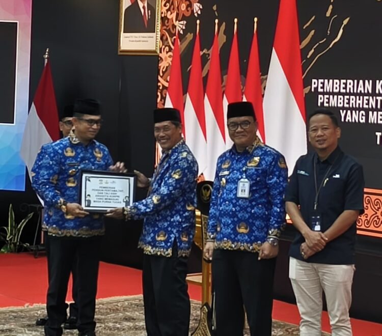 20 ASN Purna Tugas Dihormati, Rahmad Mas’ud Tekankan Pentingnya Integritas dan Dedikasi