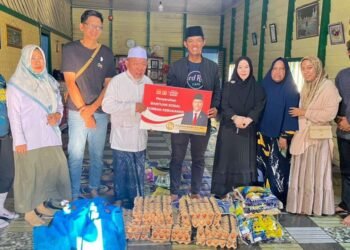 Hasan Basri Serahkan Bantuan untuk 5 KK Korban Kebakaran di Sebengkok