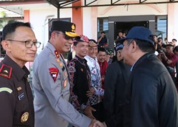 Kapolda Kaltara Hadiri Penjemputan Rombongan Komisi II DPR RI Di Bandara Juwata Tarakan