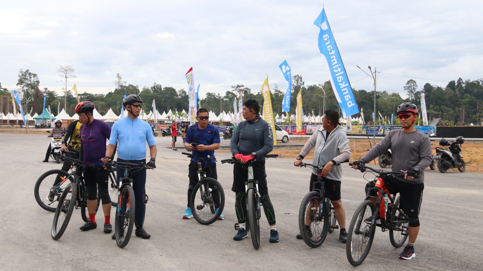 Gowes Pagi, Kapolda Kaltara Pantau Kamtibmas dan Sapa Warga Tanjung Selor – Fokus Borneo