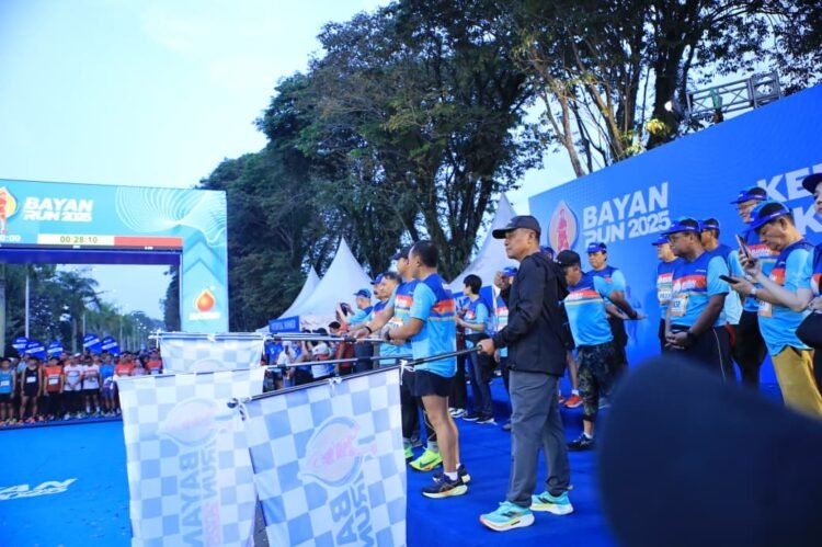 Kasdam VI/Mulawarman Lepas Ribuan Peserta Bayan Run 2025 Balikpapan