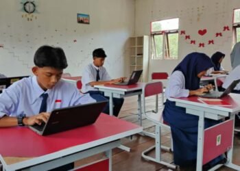 Mimpi Anak Pesisir Anggana, Pendidikan Bisa Mengubah Masa Depan