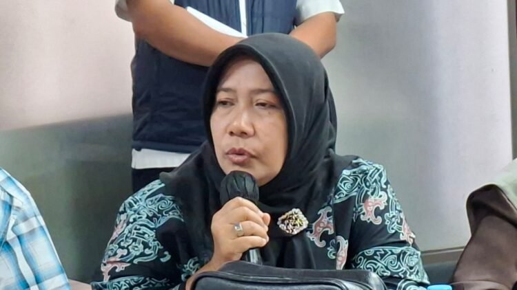 Hj. Aluh Berlian Tolak Wacana Penghapusan Bus di Pelabuhan Tengkayu 1, Sebut Akan Bebani Masyarakat