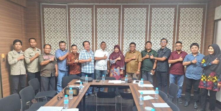 Pansus II Raperda Penanaman Modal respon masukan Kemendagri. Foto: ist