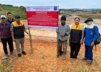 DLH Balikpapan Pasang Plang Larangan Aktivitas di Lahan Perluasan Grand City, Tindak Lanjuti RDP DPRD Usai Tragedi Enam Anak Tenggelam