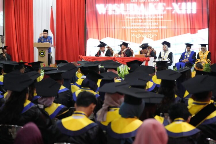 Pj Sekprov Kaltara Hadiri Wisuda ke-13 Unikaltar, Pesankan Pengabdian untuk Daerah