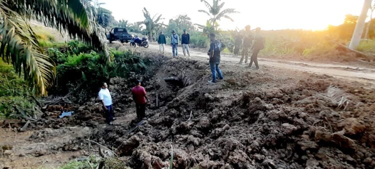 Mendengar Jeritan Warga Sei Banjar, Rismanto Janji Kawal Perbaikan Jalan Provinsi Rusak Parah