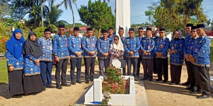 HUT Korpri Ke-54: DP Korpri Tarakan Gelar Upacara, Ziarah Makam Pahlawan, Hingga Baksos Kesehatan