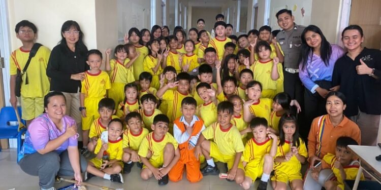 Polisi Sahabat Anak Satlantas Polresta Bulungan Sambangi SD Buddhis Paramita