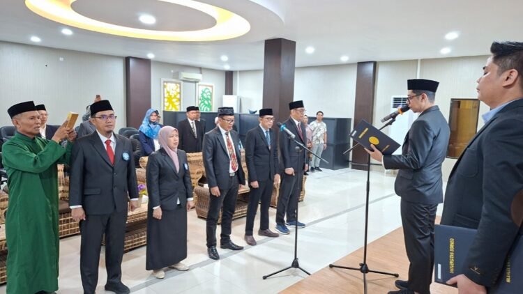 Satu Tahun Kepemimpinan Prof. Yahya, UBT Lantik Pejabat Strategis dengan SOTK Baru